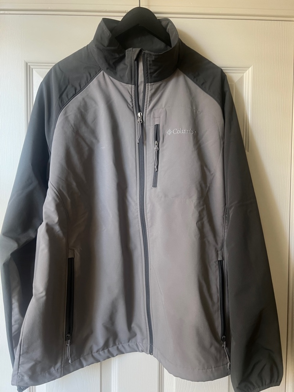 Columbia Men's Two-Tone Gray Performance Jacket